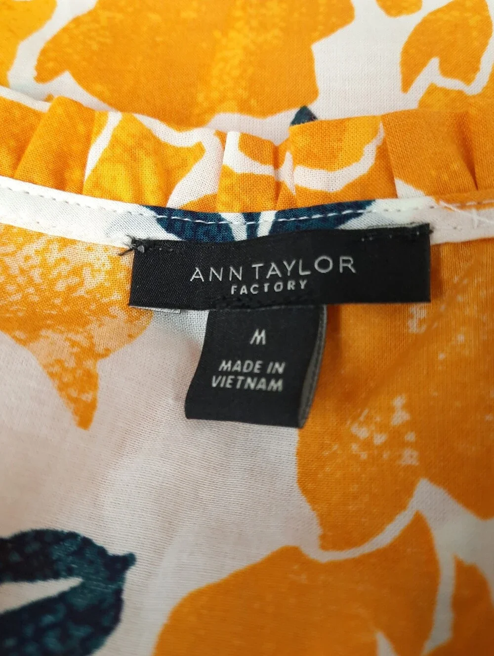 LOFT lightweight neck